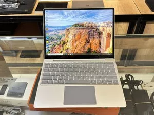 Microsoft Surface Go