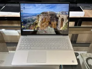 Ноутбук DELL Inspiron 7591 2-in-1 (i7-10510U, 8GB, 256GB SSD)