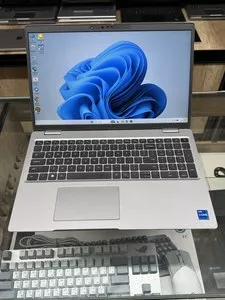 Ноутбук Dell Precision 3571 (Core i7-12800H, 8GB RAM, 256GB SSD, RTX A1000)
