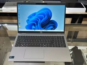 Ноутбук DELL Precision 3590, i7-155H, 8GB RAM, 512GB SSD