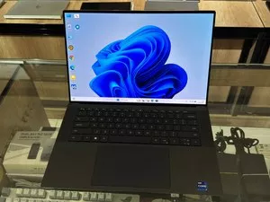 Ноутбук DELL XPS 15 9520