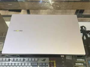 Ноутбук SAMSUNG NP750XGK