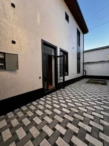 Новый коттедж в Мирабадском районе, 140 м2