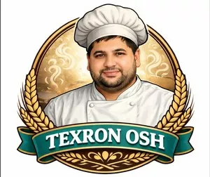 Официантка в кафе