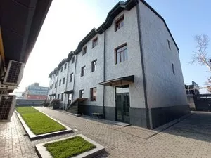 Отдельно стоящее здание 1640 м2 в Сергелийском районе