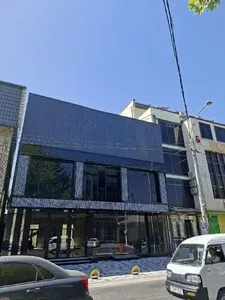 Отдельно стоящее здание 900 м2 в Яккасарайском районе