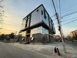 Отдельно стоящее здание в Мирабадском районе