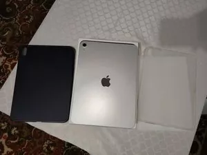 Планшет Apple iPad 11 128GB