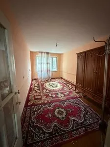 Продается 3-комнатная квартира на 1 этаже в Микрорайоне