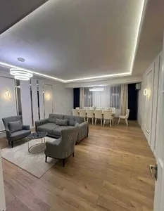 Продается 4-комнатная квартира в новостройке, 150 м2