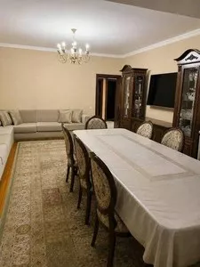 Продается 5-комнатная квартира в Банковском доме, Чиланзар-5