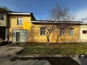 Продается дом на участке 3.25 соток в Юнусабадском районе