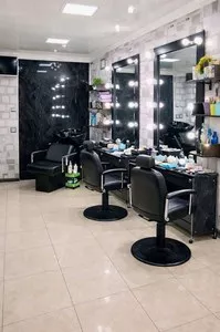 Продается готовый бизнес салон красоты на первом этаже