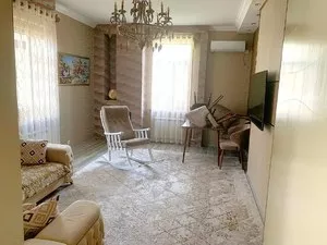 Продажа 5-комнатной квартиры на улице Бобура