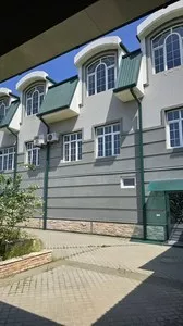 Продажа дома 450 кв.м, 3 этажа, 8 комнат в Учкахрамон