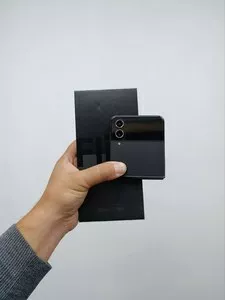 Samsung Z Flip 4 8/256 GB