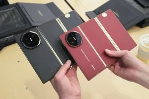 Смартфон Huawei Mate XT Ultimate Design