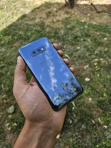 Смартфон Samsung Galaxy S10e 128GB