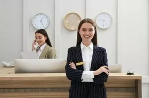 Сотрудник на ресепшн в учебный центр