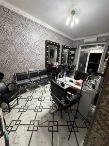 Требуется мастер по наращиванию ресниц, стилист и косметолог