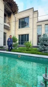 Трехэтажный дом 370 кв.м на участке 4 сотки в Юнусабадском районе