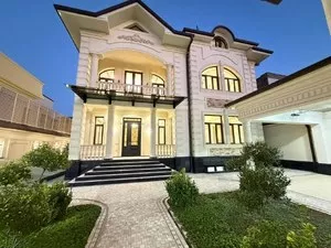 Трехэтажный дом 580 м2 на участке 6 соток в Мирзо-Улугбекском районе