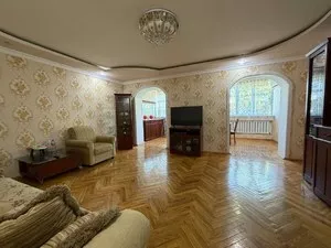 Трехкомнатная квартира, 86 м², ул. Кунаева