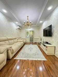 Трехкомнатная квартира на Саракульской, 5 этаж