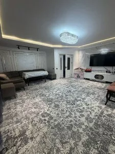 Трехкомнатная квартира на Ц-1, 80 кв.м