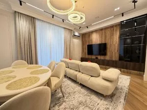 Трехкомнатная квартира в ЖК Infinity, 105 м2
