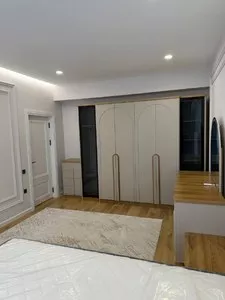 Трехкомнатная квартира в ЖК Neo House, 80 м2