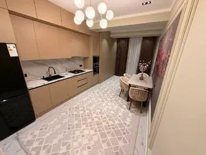 Трехкомнатная квартира в ЖК Сити Молл, 90 м2