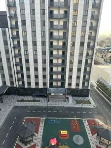 Трехкомнатная квартира в новостройке, 73 кв.м, метро Космонавты