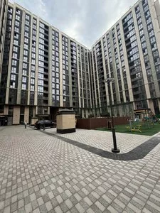 Трехкомнатная квартира в новостройке Mavera Town