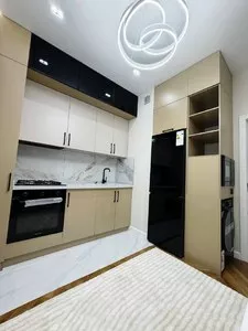 Трехкомнатная квартира в новостройке на улице Махтумкули