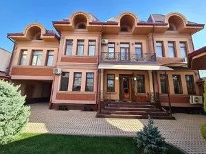 Трехуровневый дом 4.8 соток в Мирзо-Улугбекском районе