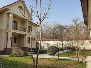 Трехуровневый дом 524 кв.м в Мирзо-Улугбекском районе