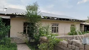 Участок 6 соток с 2-этажным домом в Юнусабском районе