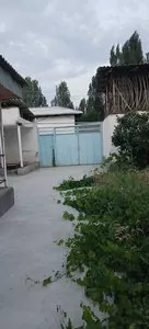 Участок 9 соток с 2 домами в Бостанлыке