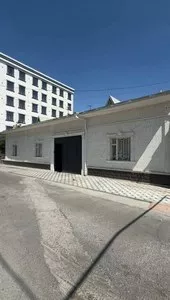 Угловой участок с домом в Бектемирском районе