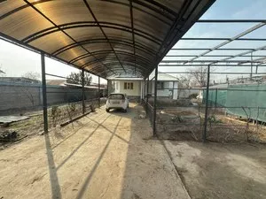 Земельный участок 10 соток с двумя домами в Яшнабадском районе