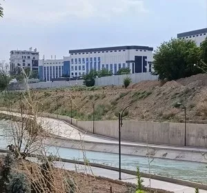 Земельный участок 2.15 соток с домом 60 кв.м в Яккасарайском районе